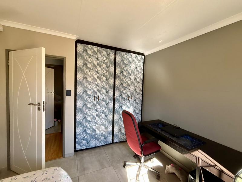 4 Bedroom Property for Sale in Pellissier Free State